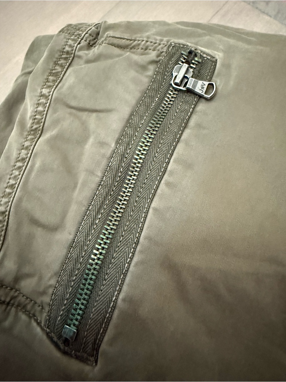 John Varvatos USA Men's Olive Cargo Utility Zip Pocket Pants, Size 33 - Picture 14 of 15
